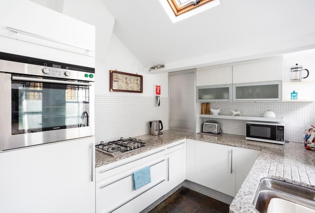 Old Anchor Cottage, Broadstairs. ภายนอก รูปภาพ