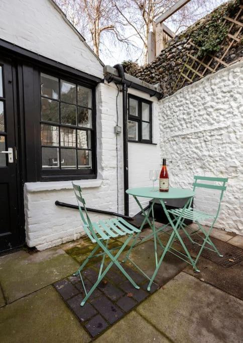 Old Anchor Cottage, Broadstairs. ภายนอก รูปภาพ